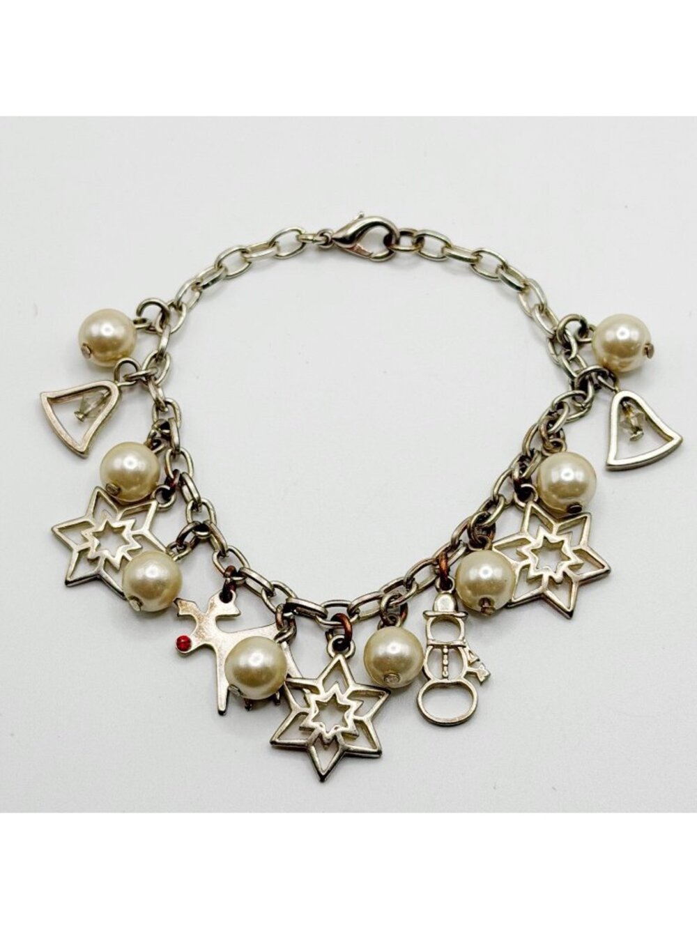 Snowflake, Snowman, Reindeer Faux Pearl Silvertone Bracelet 7”‎